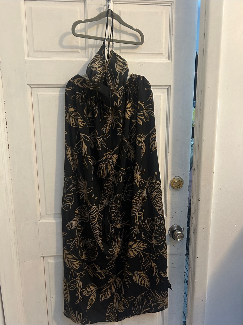 NWT Forever 21 Black Open Back Halter Maxi Dress with Tan Floral Print